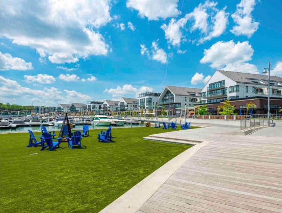 Aquarius 2 Bedroom Condo Friday Harbour Innisfil Екстер'єр фото